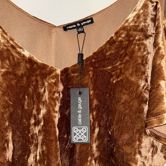 Cable & Gauge Brown Crushed Velvet Cold Shoulder Blouse Medium Top New with tag - Picture 2 of 4